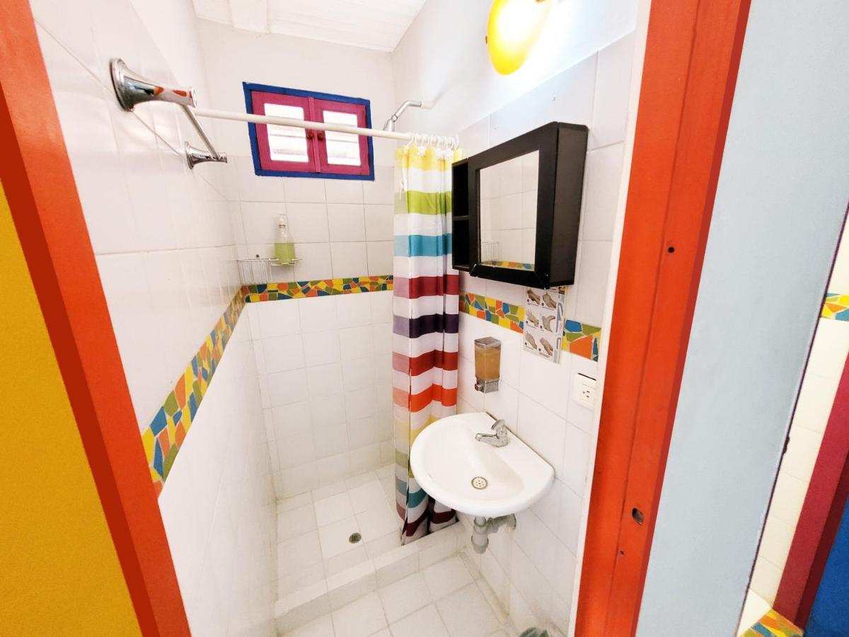 טגאנגה Divanga Hostel And Diving מראה חיצוני תמונה