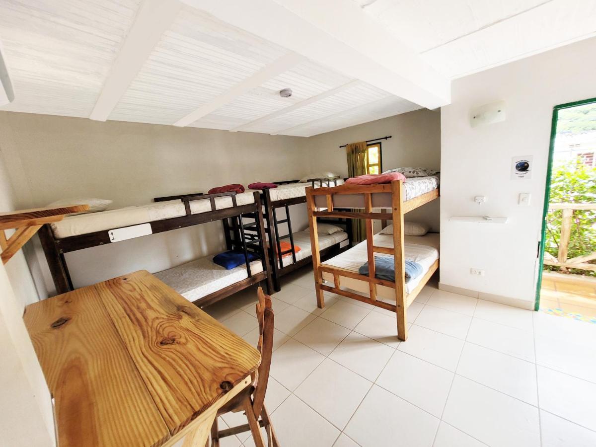 טגאנגה Divanga Hostel And Diving מראה חיצוני תמונה