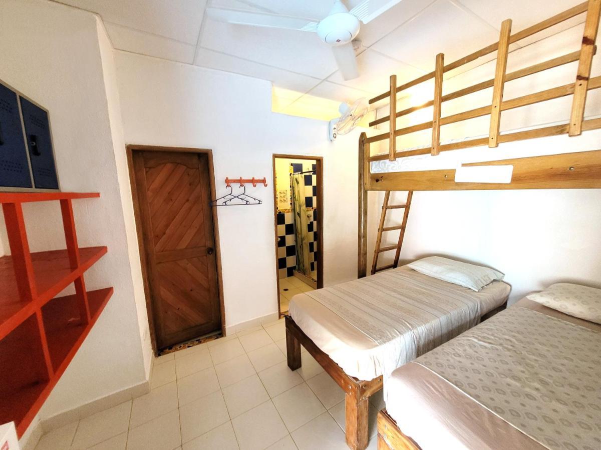 טגאנגה Divanga Hostel And Diving מראה חיצוני תמונה